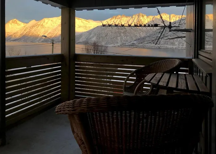 Segla - With View Of Fjord Lodge *