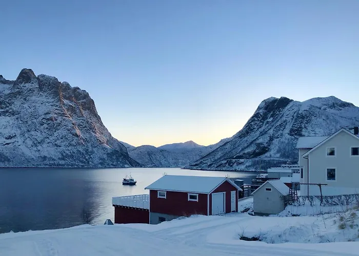 Segla - With View Of Fjord Lodger Fjordgard